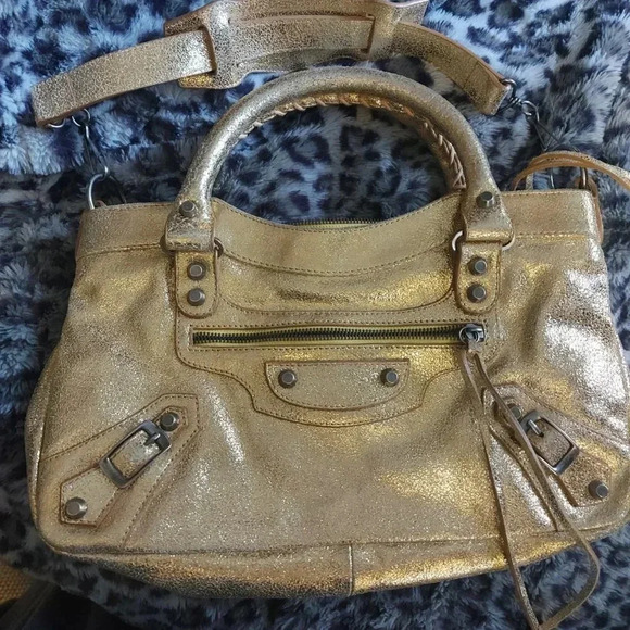 Shoulder  Bag/Satchel Sparkling Gold Crackled Leather Bag with Tassels - Picture 6 of 10